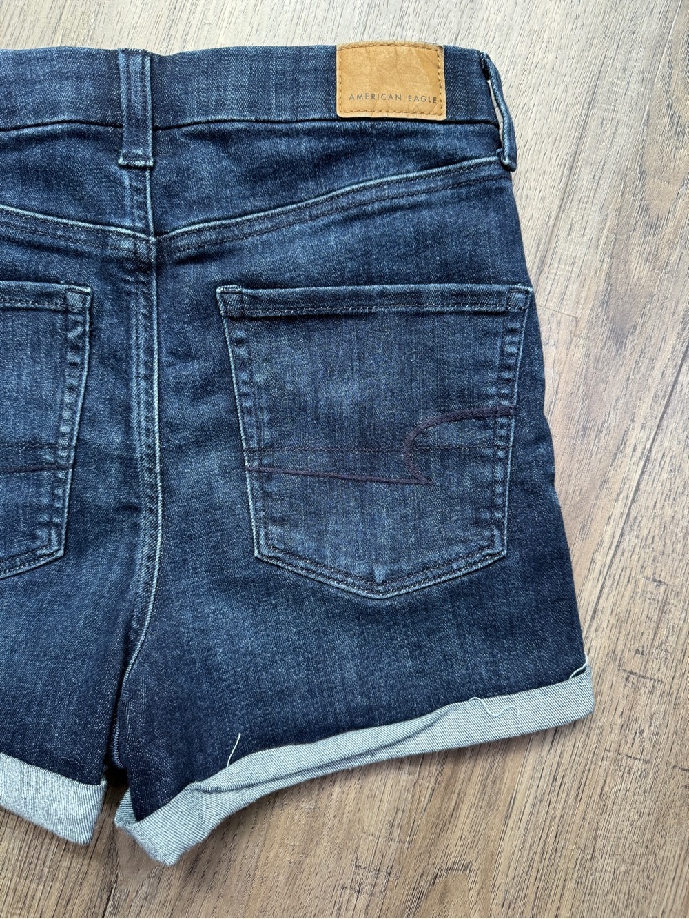 American Eagle Curvy Super Hi-Rise Shortie Dark Wash Sz 6 - Picture 12 of 13